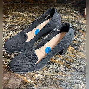 Adrienne Vittadini closed toe chunky pump